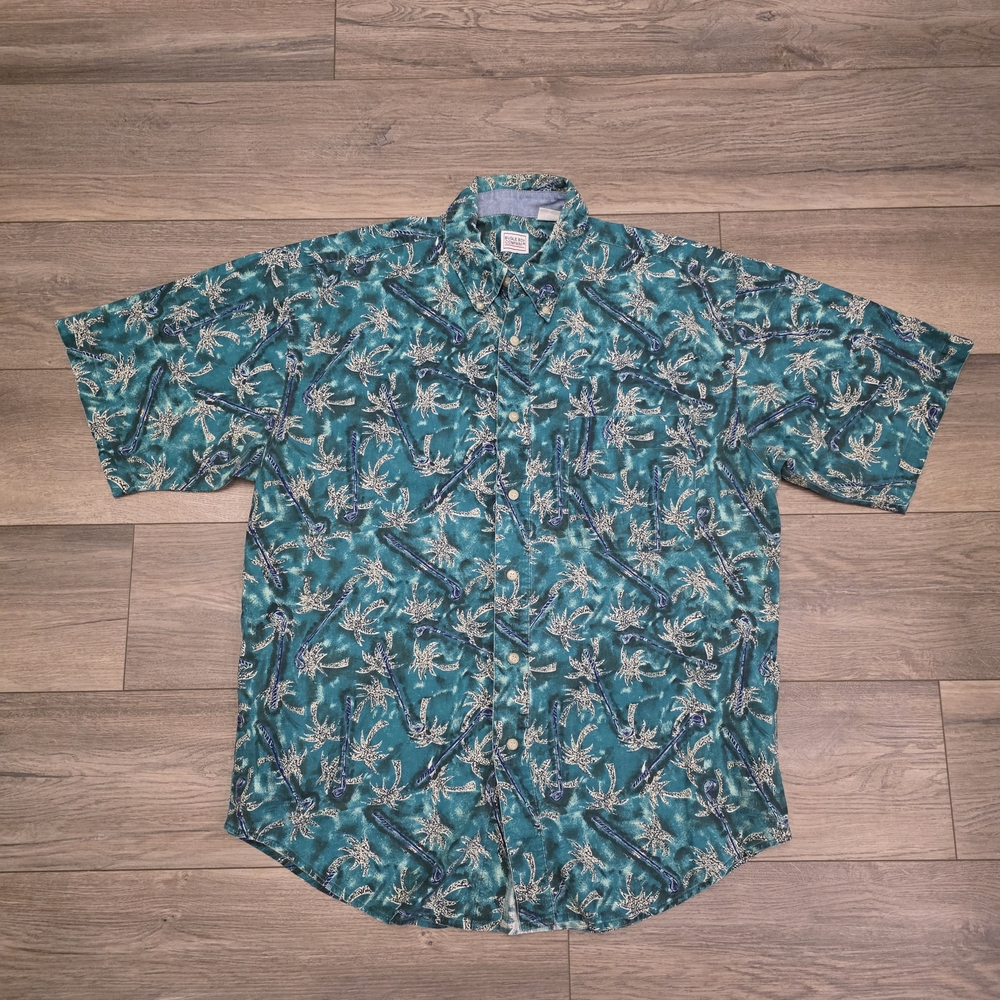 Bugle Boy 80s Vintage Short Sleeve Button-up Shirt in Hawaiian
